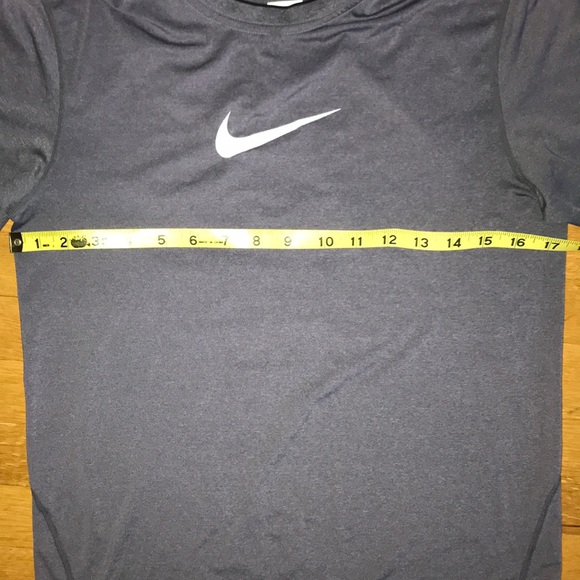 Gray Nike workout top - Picture 4 of 6
